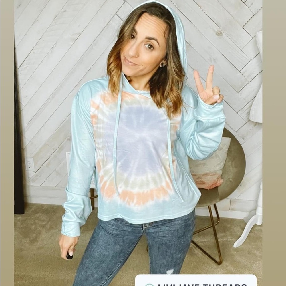 Tie dye crop hoodie